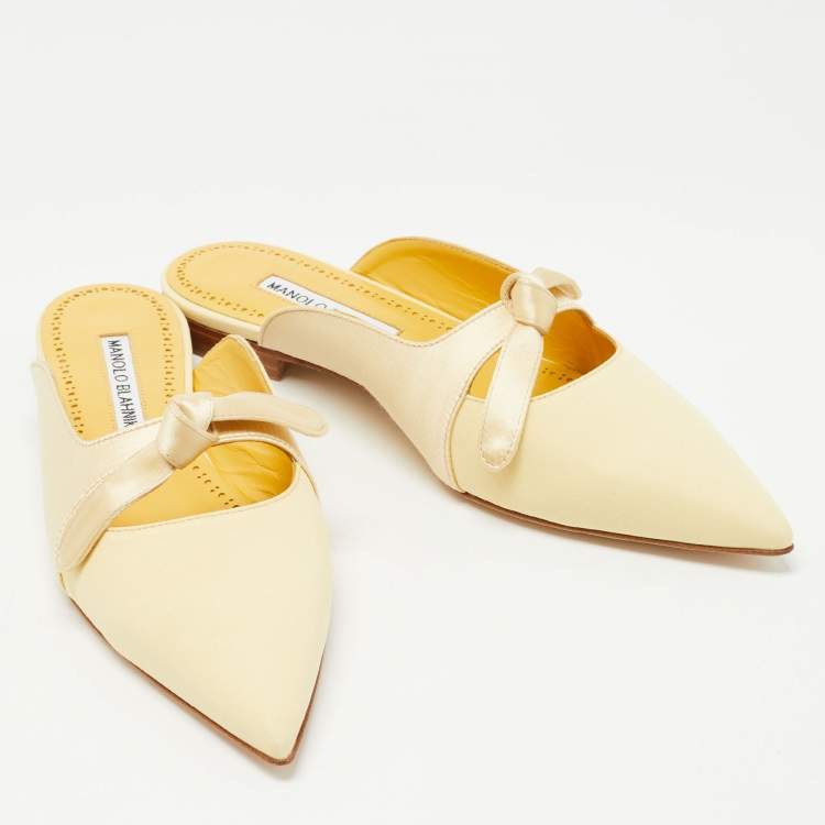 Pre Owned Manolo Blahnik Light Yellow Satin Mules Size 36.5