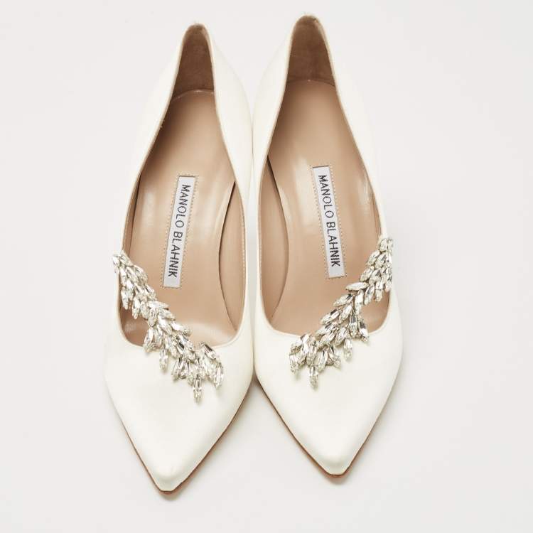 Pre Owned Manolo Blahnik White Satin Nadira Pumps Size 37