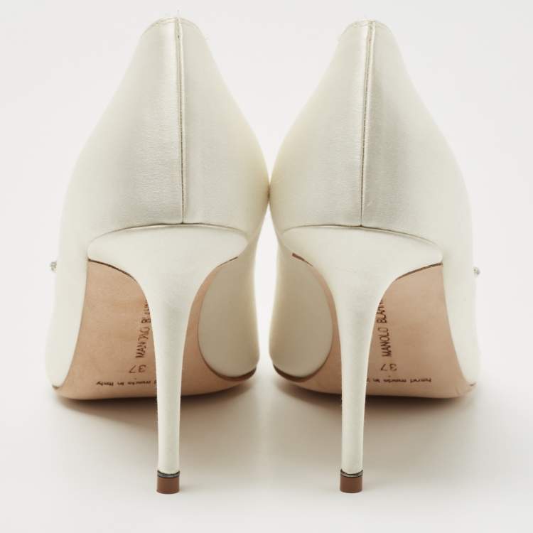 Pre Owned Manolo Blahnik White Satin Nadira Pumps Size 37