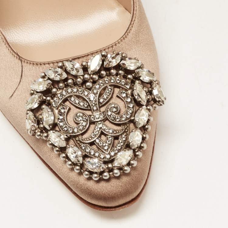 Pre Owned Manolo Blahnik Beige Satin Okkava Crystal Embellished Pumps Size 36.5