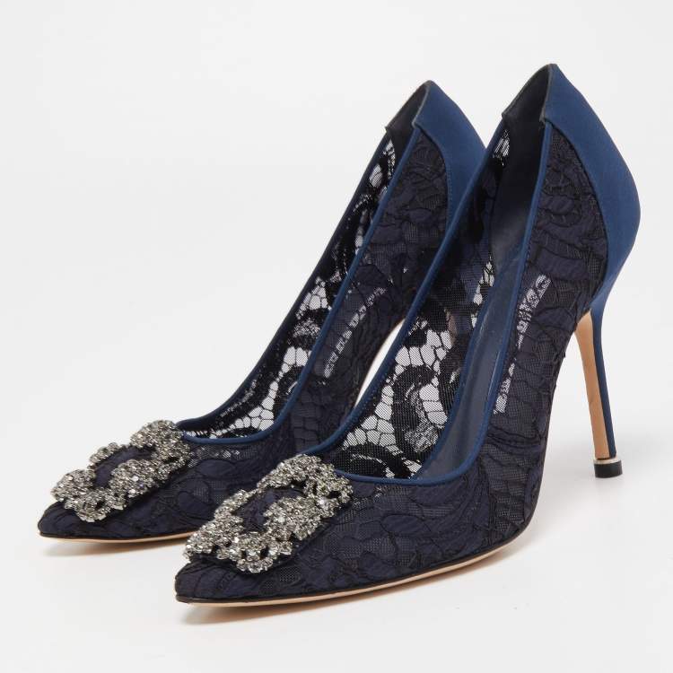 مملوكة مسبقًا Manolo Blahnik Navy Blue/Black Lace and Satin Hangisi Pumps Size 36