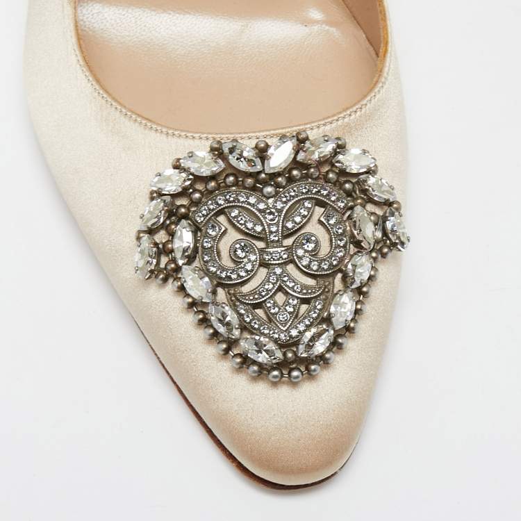 Pre Owned Manolo Blahnik Beige Satin Okkato Crystal Embellished Pumps Size 42