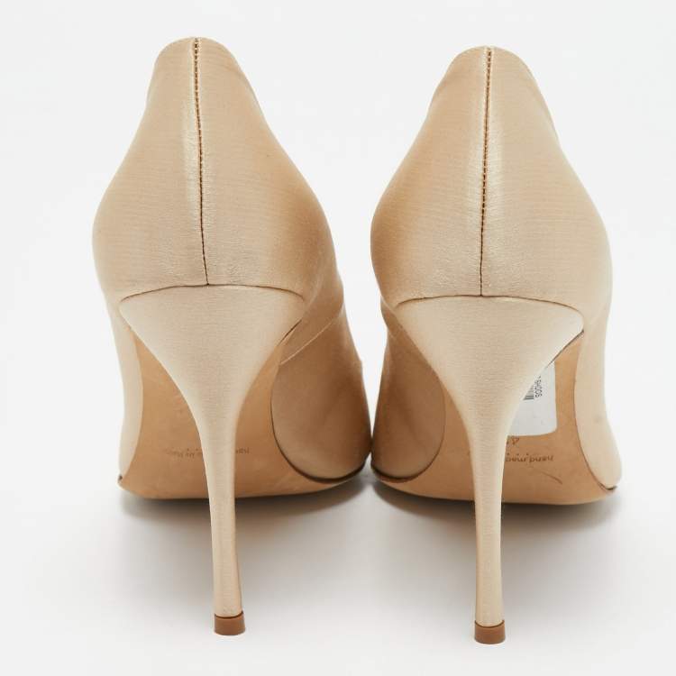 Pre Owned Manolo Blahnik Beige Satin Okkato Crystal Embellished Pumps Size 42
