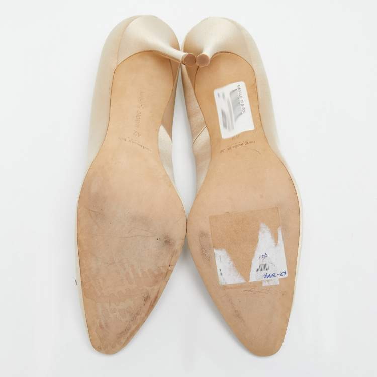 Pre Owned Manolo Blahnik Beige Satin Okkato Crystal Embellished Pumps Size 42