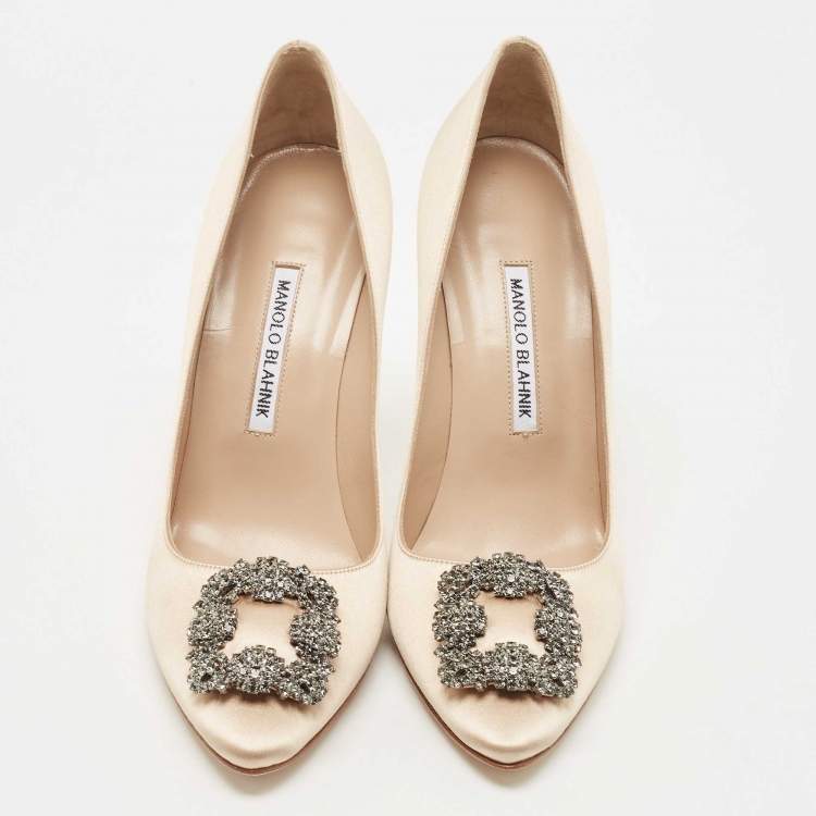Pre Owned Manolo Blahnik Beige Satin Hangisi Pumps Size 39.5