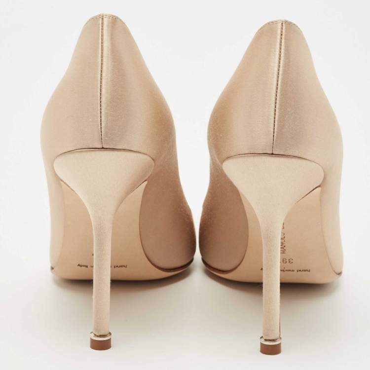 Pre Owned Manolo Blahnik Beige Satin Hangisi Pumps Size 39.5