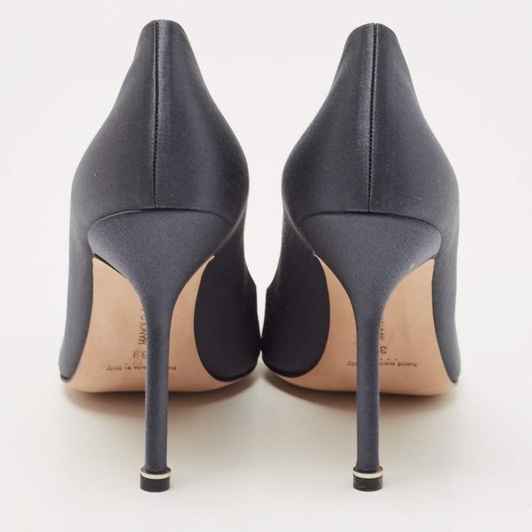 Pre Owned Manolo Blahnik  Grey Satin  Hangisi Pumps Size 39