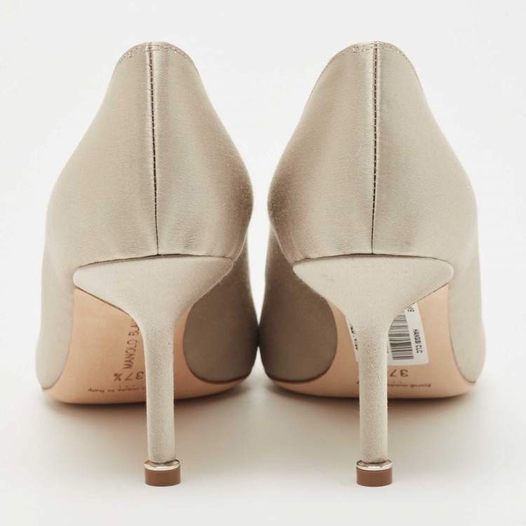 مملوكة مسبقًا Manolo Blahnik Grey Satin Hangisi Pumps Size 37.5
