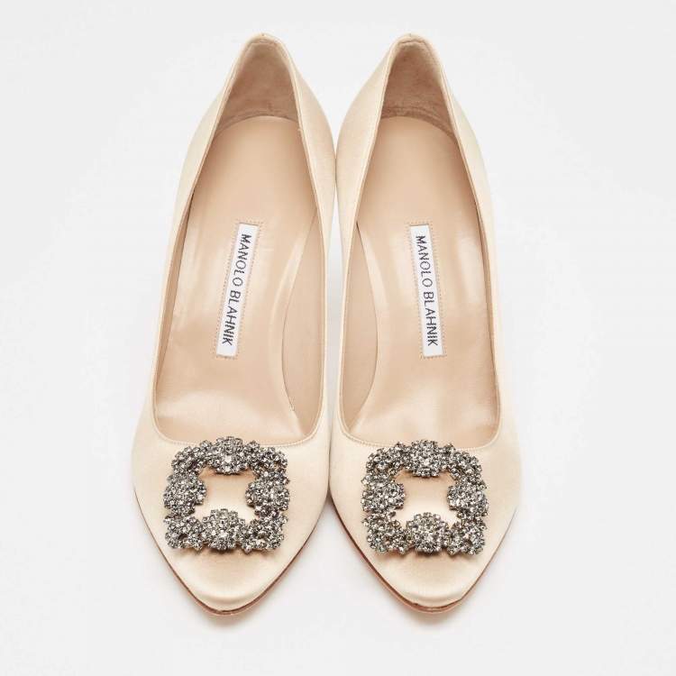 Pre Owned Manolo Blahnik Beige Satin Hangisi Pumps Size 39.5