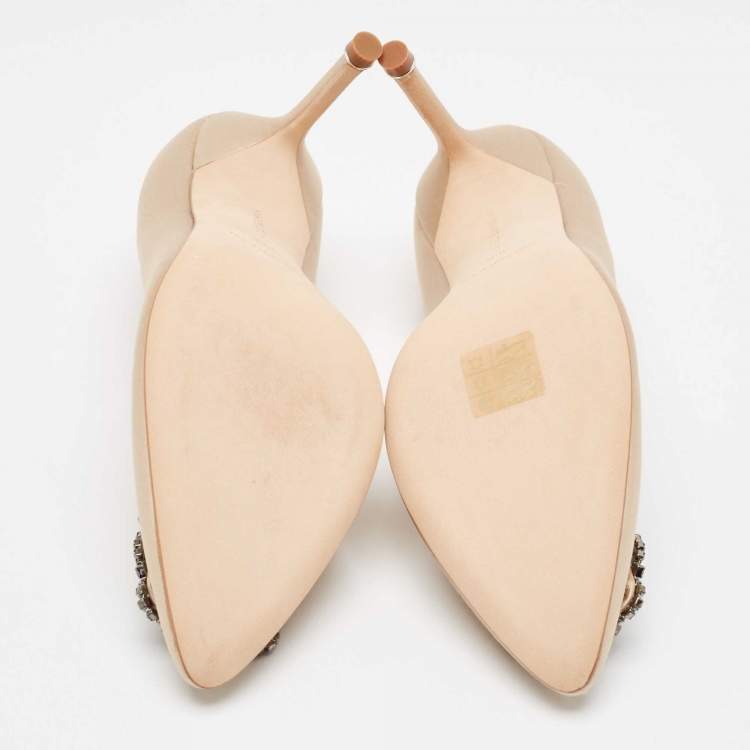 Pre Owned Manolo Blahnik Beige Satin Hangisi Pumps Size 39.5