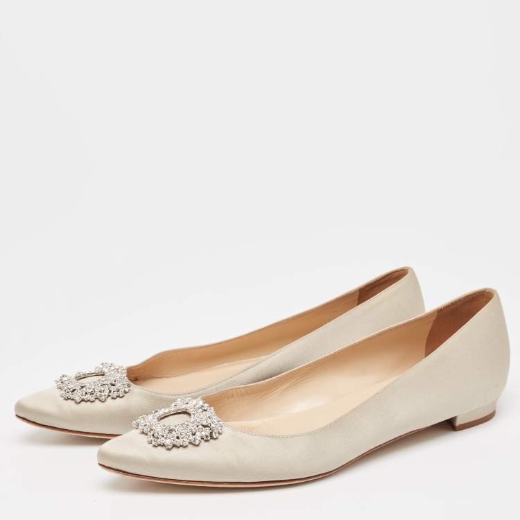 Pre Owned Manolo Blahnik Light Grey Satin Hangisi Flats Size 38.5