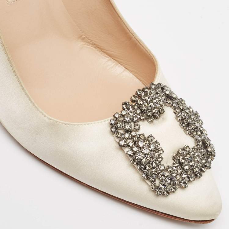 Pre Owned Manolo Blahnik White Satin Hangisi Crystal Embellished Pointed Toe Pumps Size 38.5