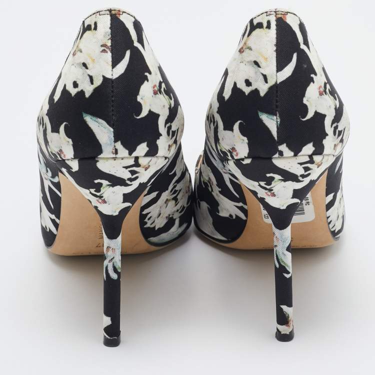 Pre Owned Manolo Blahnik Black/White Printed Floral Fabric BB Pumps Size 37