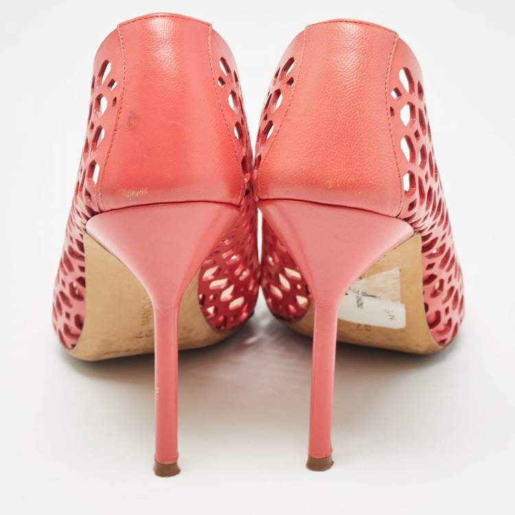 Pre Owned Manolo Blahnik Coral Pink Lasercut Leather BB Laserato Pumps Size 37