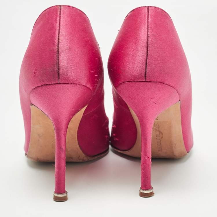 Pre Owned Manolo Blahnik Pink Satin Hangisi Pumps Size 37