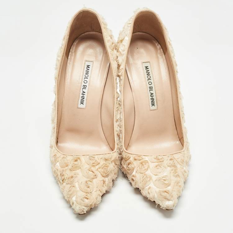Pre Owned Manolo Blahnik Cream Fabric Floral Pumps Size 37