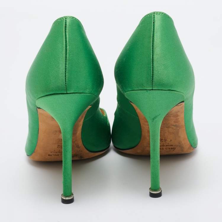 Pre Owned Manolo Blahnik Green Satin Hangisi Pumps Size 42