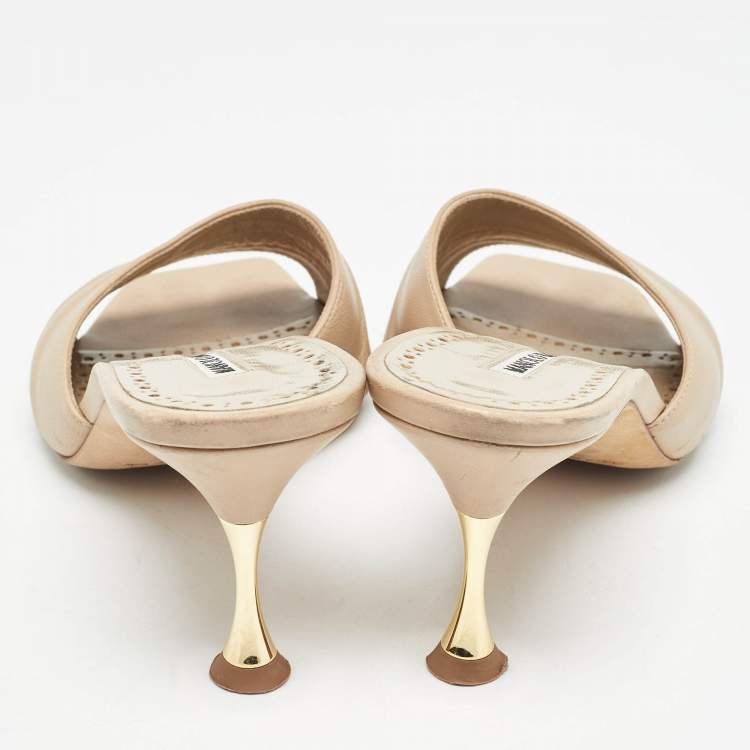 Pre Owned Manolo Blahnik Beige Pleated Leather Slide Sandals Size 36.5