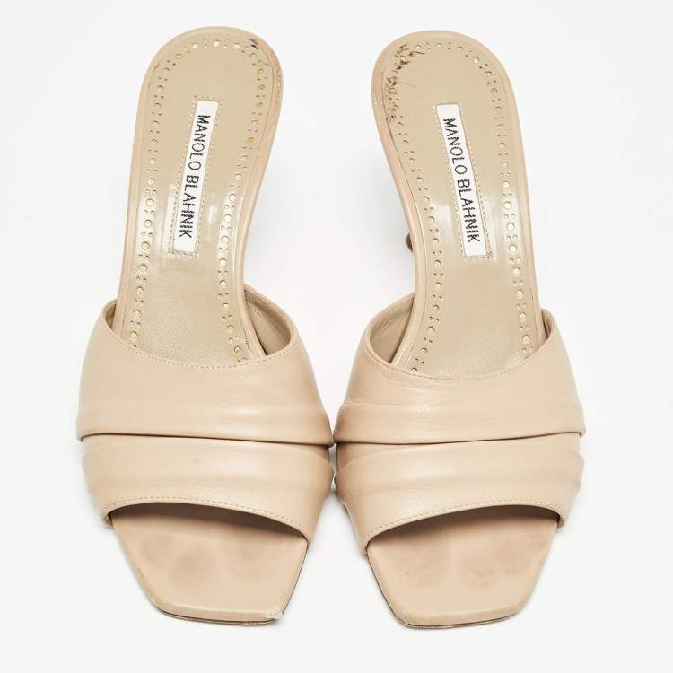 Pre Owned Manolo Blahnik Beige Pleated Leather Slide Sandals Size 36.5