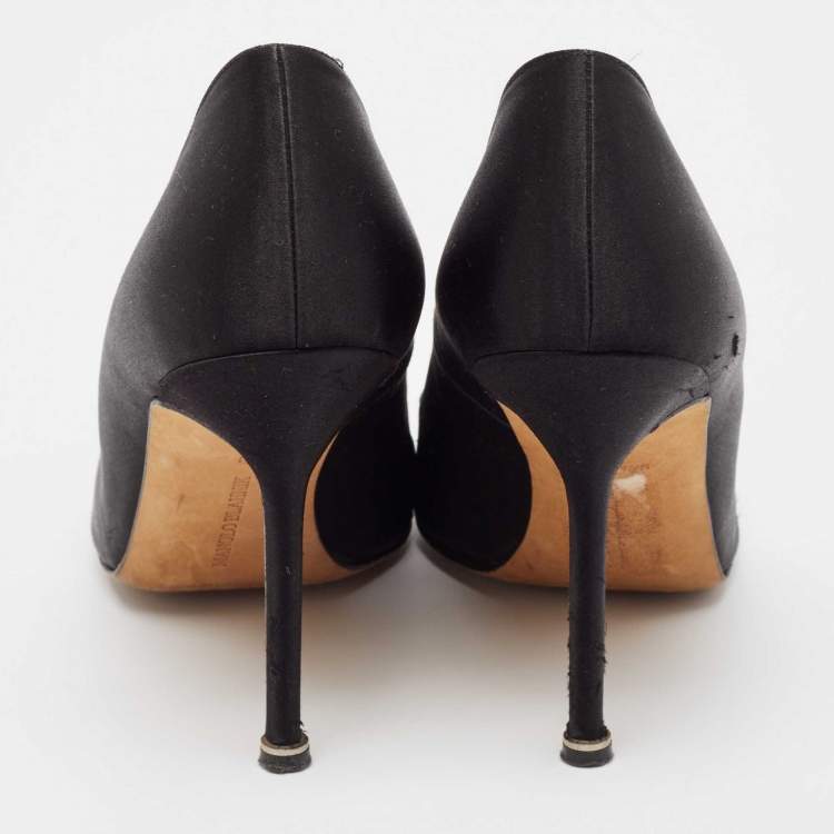 Pre Owned Manolo Blahnik Black Satin Hangisi Pumps Size 40