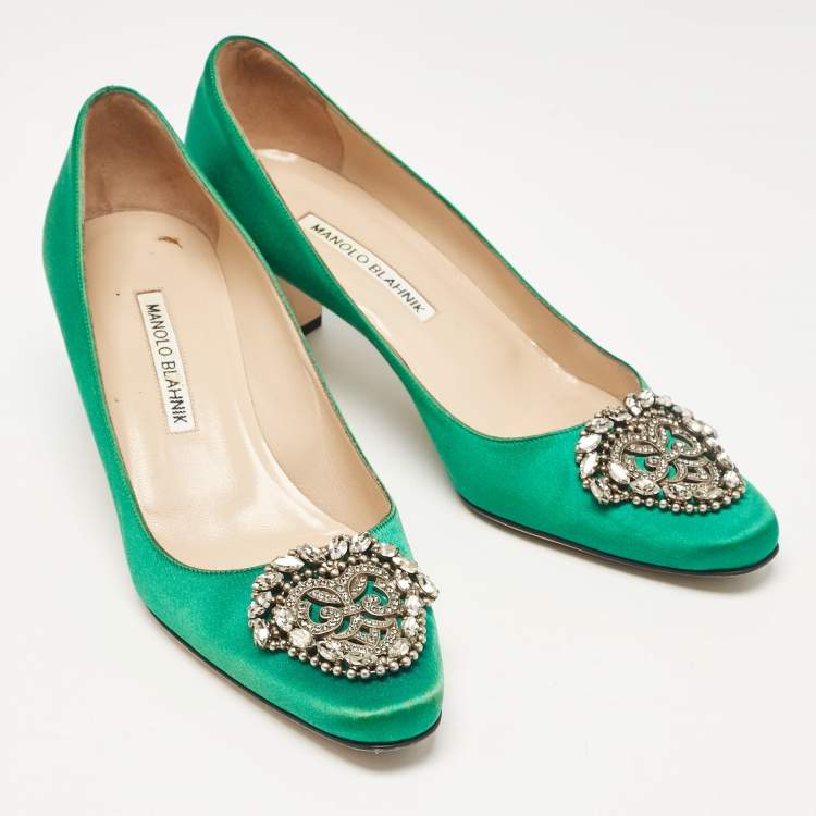 Pre Owned Manolo Blahnik Green Satin Okkaava Crystal Embellished Pumps Size 37.5