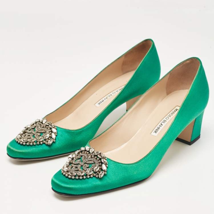 Pre Owned Manolo Blahnik Green Satin Okkaava Crystal Embellished Pumps Size 37.5
