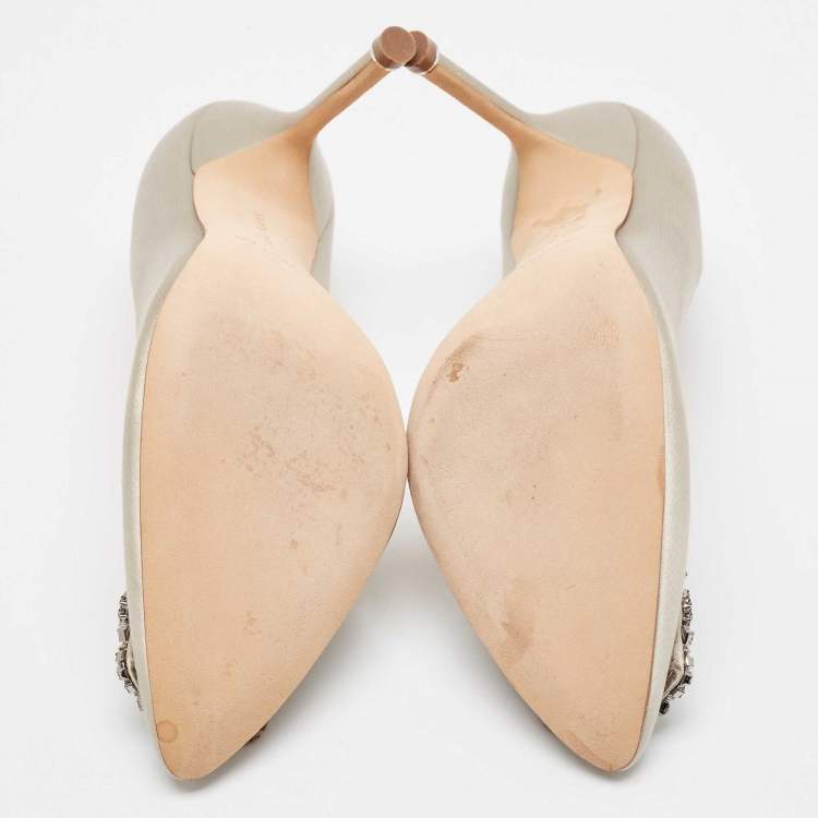 Pre Owned Manolo Blahnik Grey Satin Hangisi Pumps Size 39