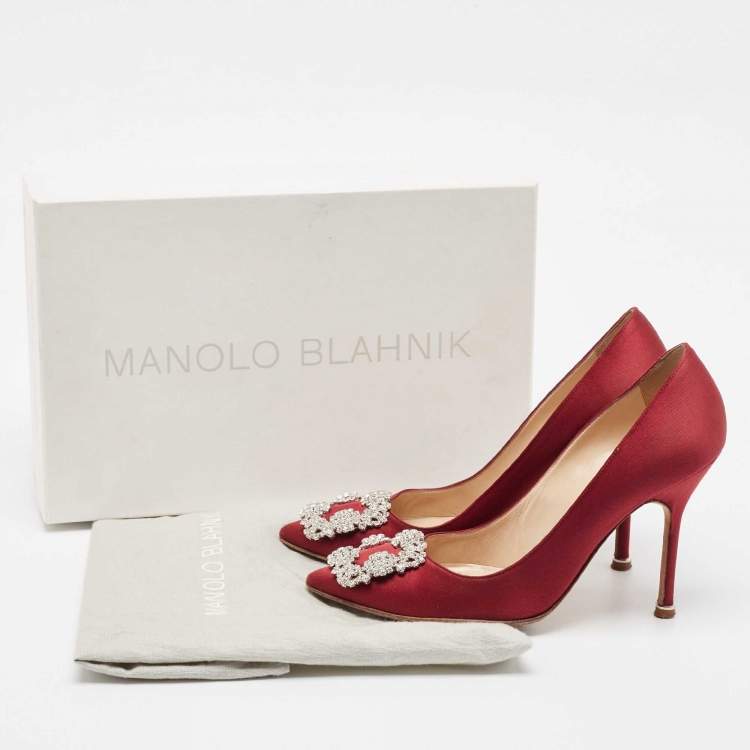 مملوكة مسبقًا Manolo Blahnik Burgundy Satin Hangisi Pumps Size 36.5