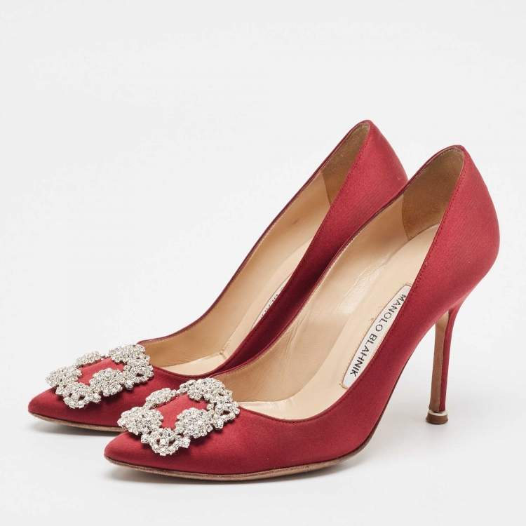 مملوكة مسبقًا Manolo Blahnik Burgundy Satin Hangisi Pumps Size 36.5