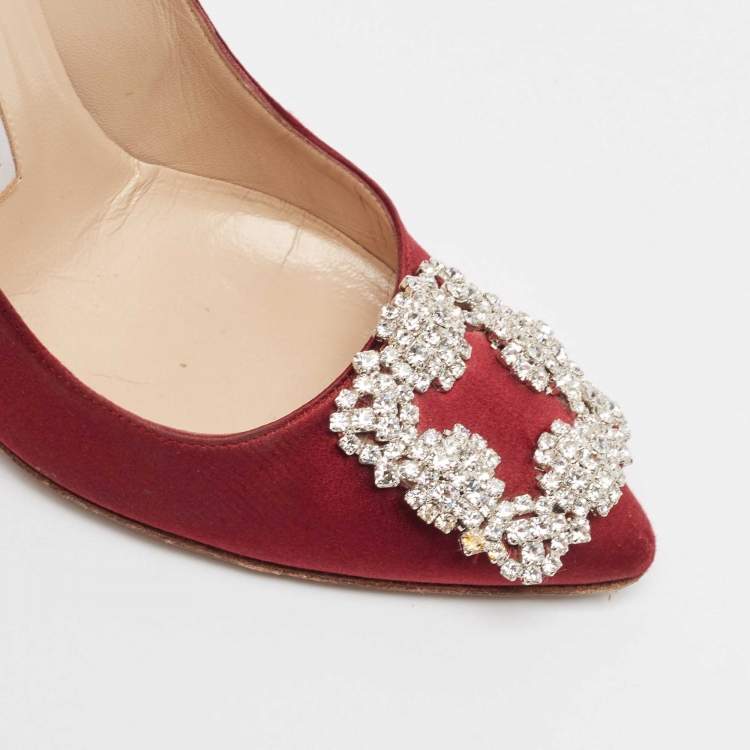 مملوكة مسبقًا Manolo Blahnik Burgundy Satin Hangisi Pumps Size 36.5