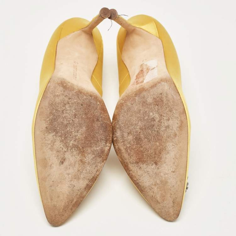 مملوكة مسبقًا Manolo Blahnik Yellow Satin Hangisi Pumps Size 42