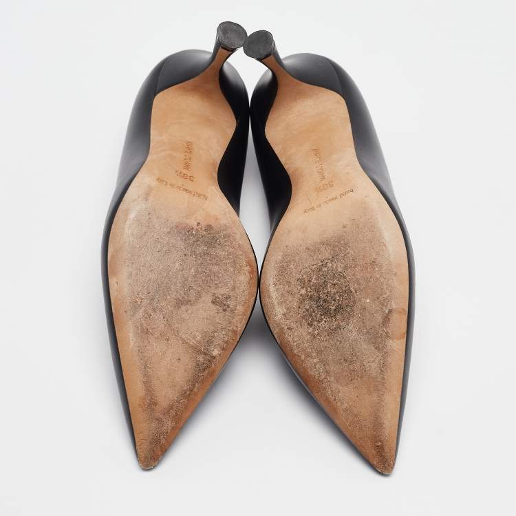 مملوكة مسبقًا Manolo Blahnik Black Leather Pointed Toe Pumps Size 38.5