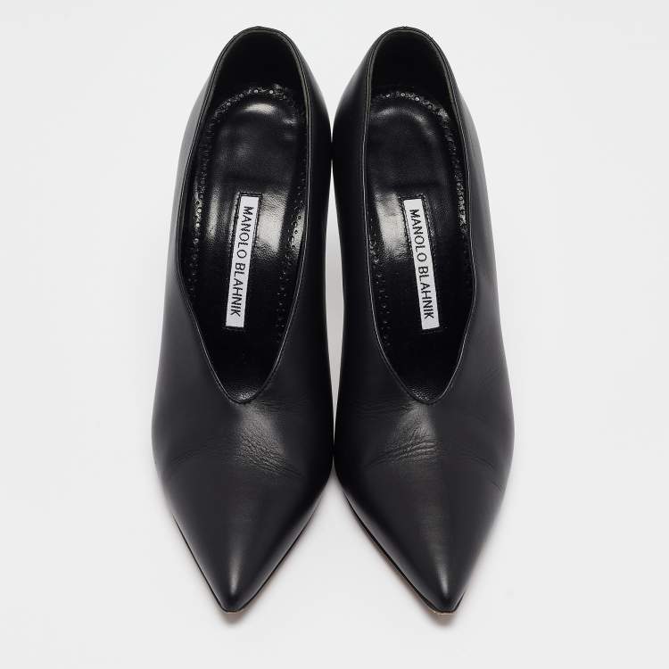 مملوكة مسبقًا Manolo Blahnik Black Leather Pointed Toe Pumps Size 38.5