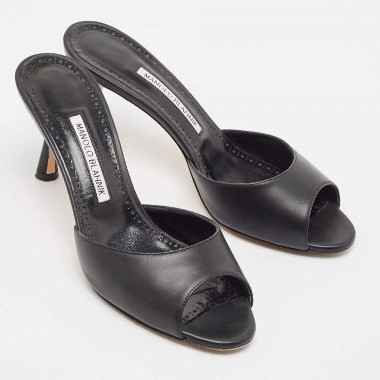 مملوكة مسبقًا Manolo Blahnik Black Leather Jada Slide Sandals Size 38.5