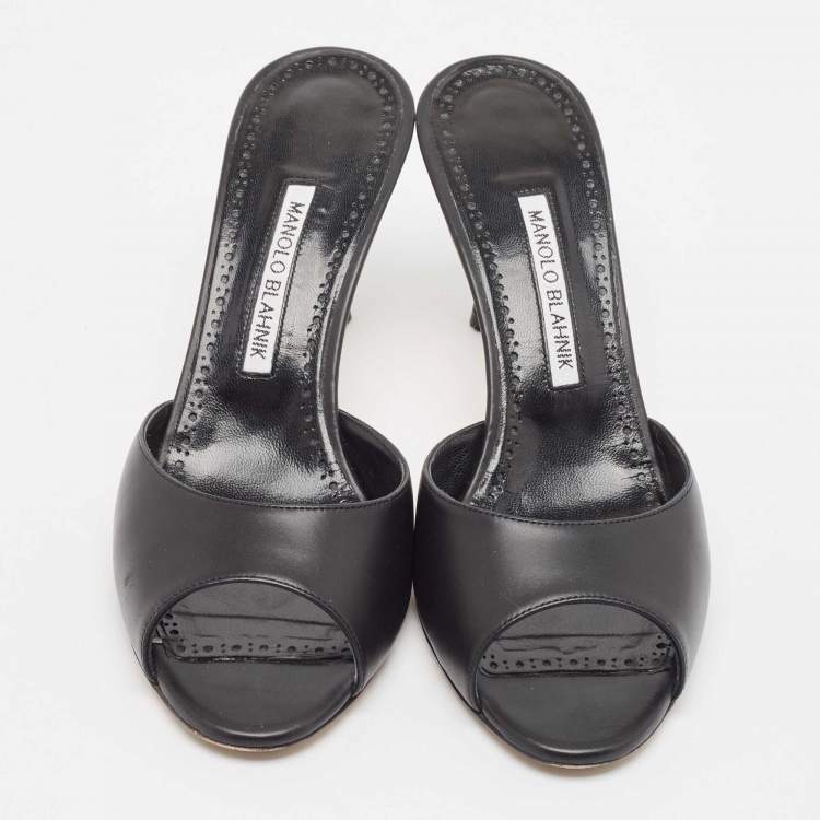 مملوكة مسبقًا Manolo Blahnik Black Leather Jada Slide Sandals Size 38.5