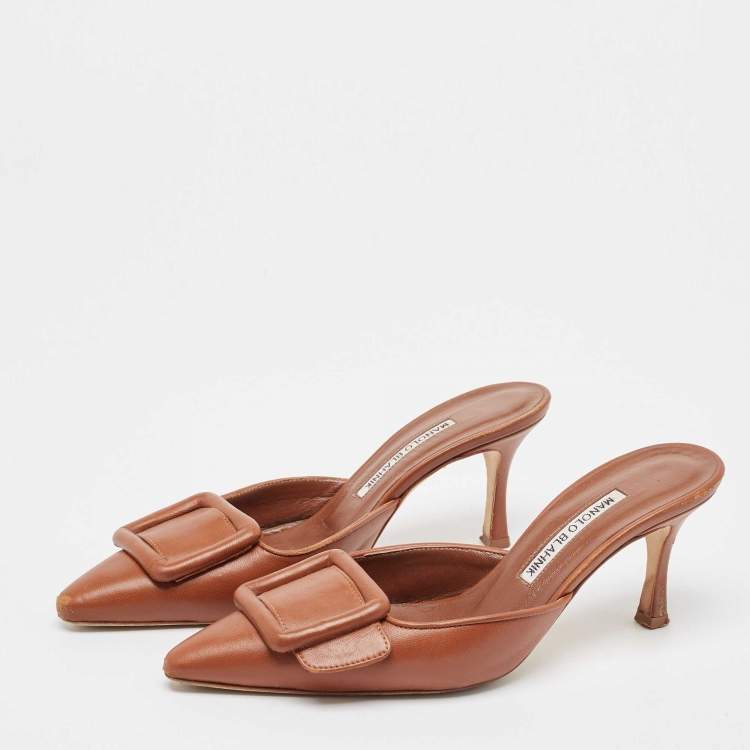 مملوكة مسبقًا Manolo Blahnik Brown Leather Maysale Mules Size 37