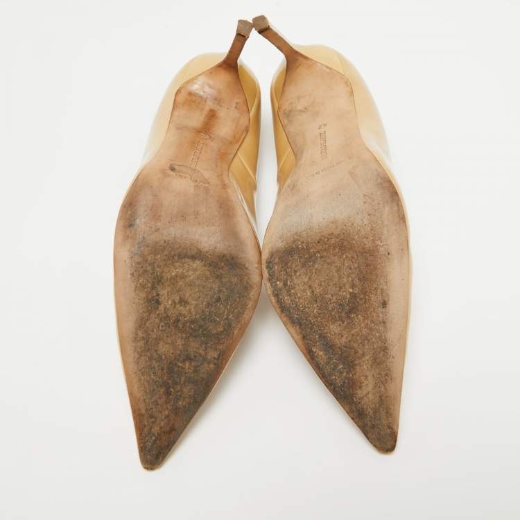مملوكة مسبقًا Manolo Blahnik Beige Patent Leather BB Pumps Size 42
