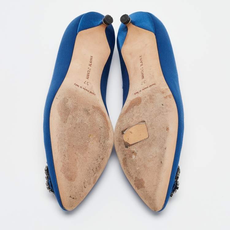 Pre Owned Manolo Blahnik Blue Satin Hangisi Pumps Size 37