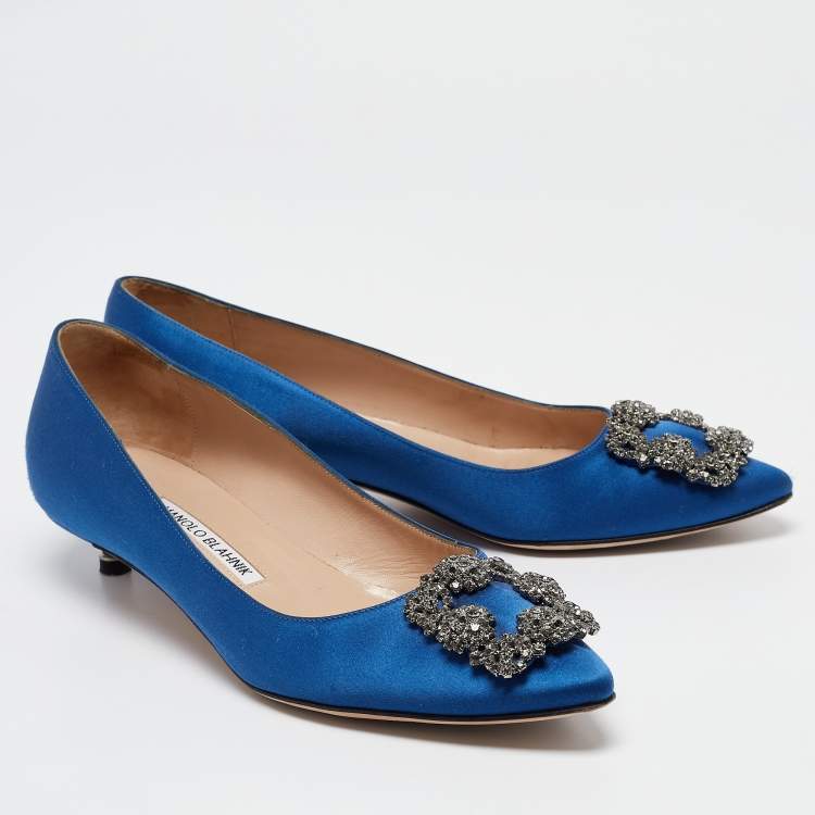 Pre Owned Manolo Blahnik Blue Satin Hangisi Pumps Size 37