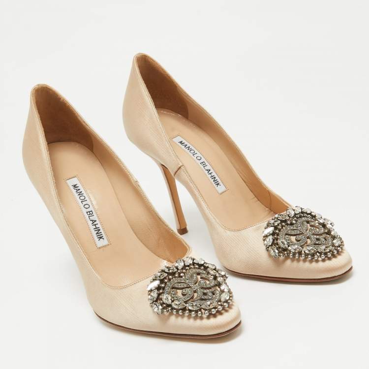 Pre Owned Manolo Blahnik Beige Satin Okkaava Pumps Size 35.5