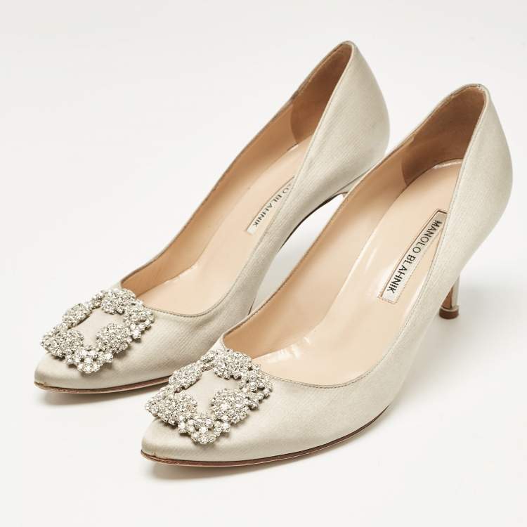 Pre Owned Manolo Blahnik Light Grey Satin Hangisi Pumps Size 38.5