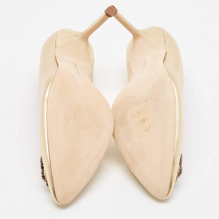 Pre Owned Manolo Blahnik Gold Leather Hangisi Crystal Embellished Pointed Toe Pumps Size 40