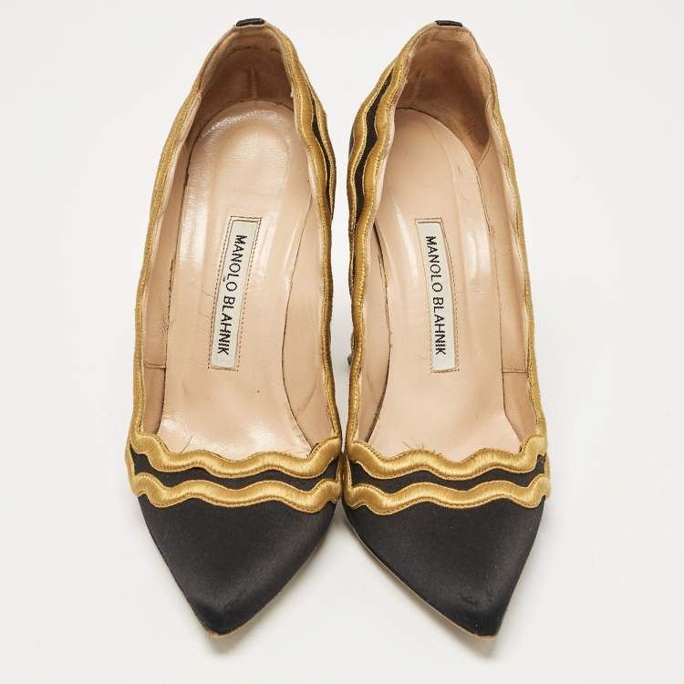 Pre Owned Manolo Blahnik Black/Yellow Satin Mikelona Pumps Size 37