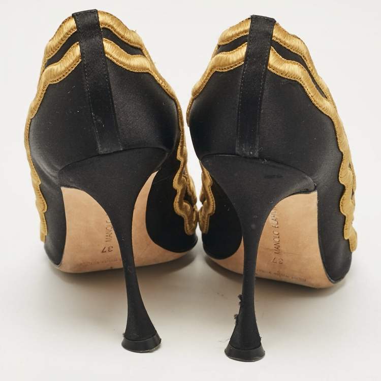 Pre Owned Manolo Blahnik Black/Yellow Satin Mikelona Pumps Size 37