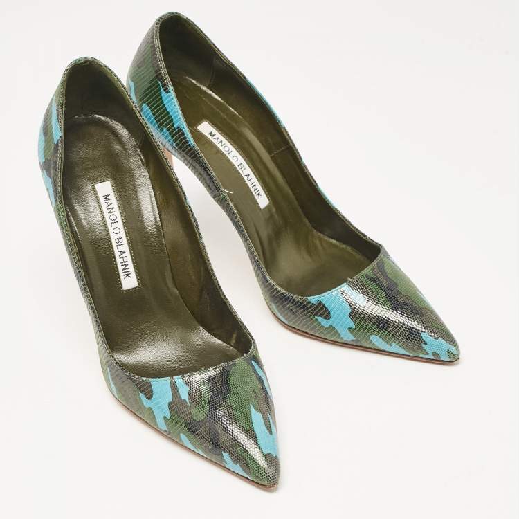 مملوكة مسبقًا Manolo Blahnik Tricolor Camouflage Print Embossed Lizard Pointed Toe Pumps Size 38 