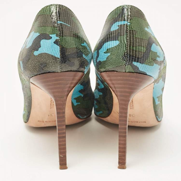 مملوكة مسبقًا Manolo Blahnik Tricolor Camouflage Print Embossed Lizard Pointed Toe Pumps Size 38 