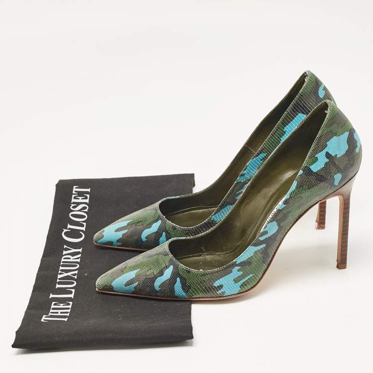 مملوكة مسبقًا Manolo Blahnik Tricolor Camouflage Print Embossed Lizard Pointed Toe Pumps Size 38 