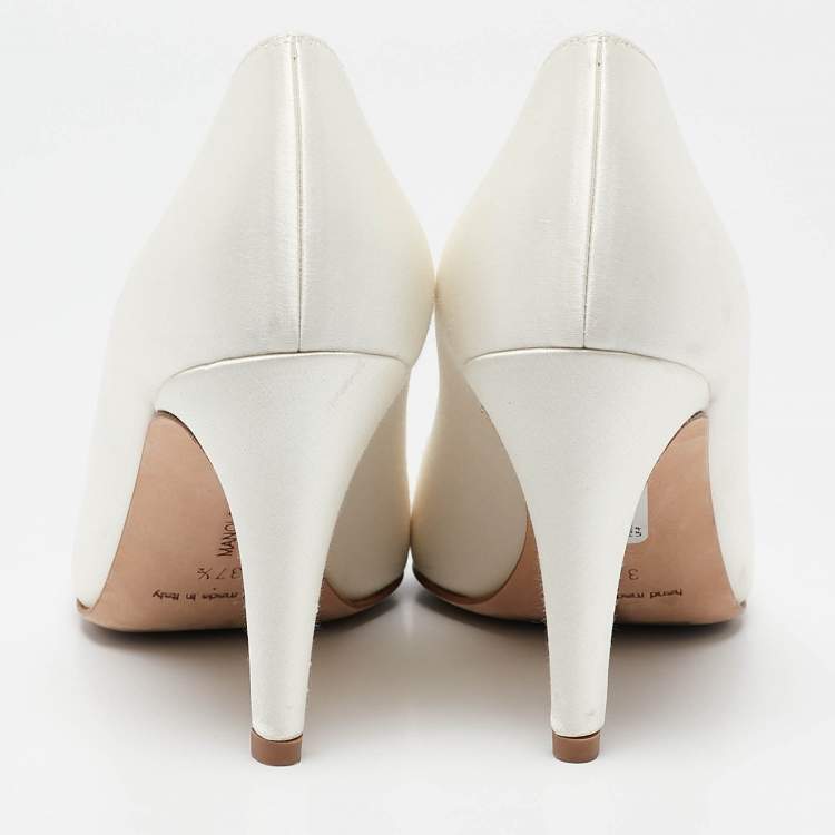 Pre Owned Manolo Blahnik White Satin Rhinestone Pumps Size 37.5