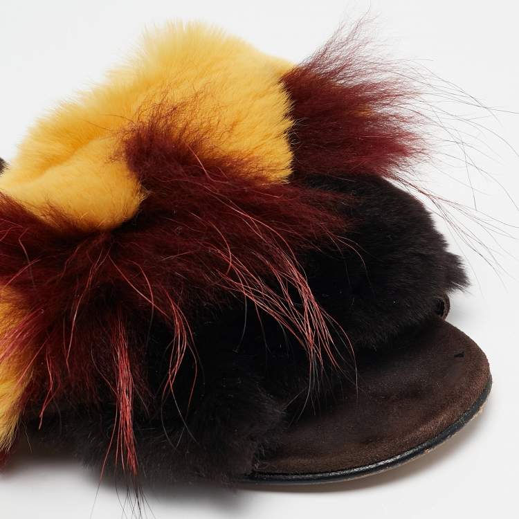 Pre Owned Manolo Blahnik Multicolor Mink Fur Slide Sandals Size 37