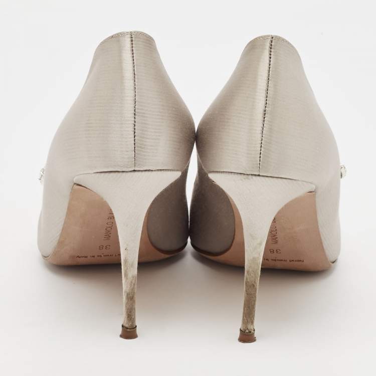 Pre Owned Manolo Blahnik Grey Satin Nadira Crystal Embellished Pointed Toe Pumps Size 38